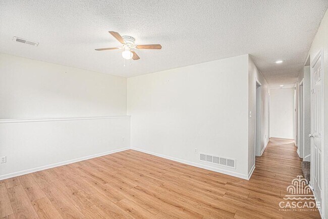 Foto del edificio - 639 N Queen Ridge Ct