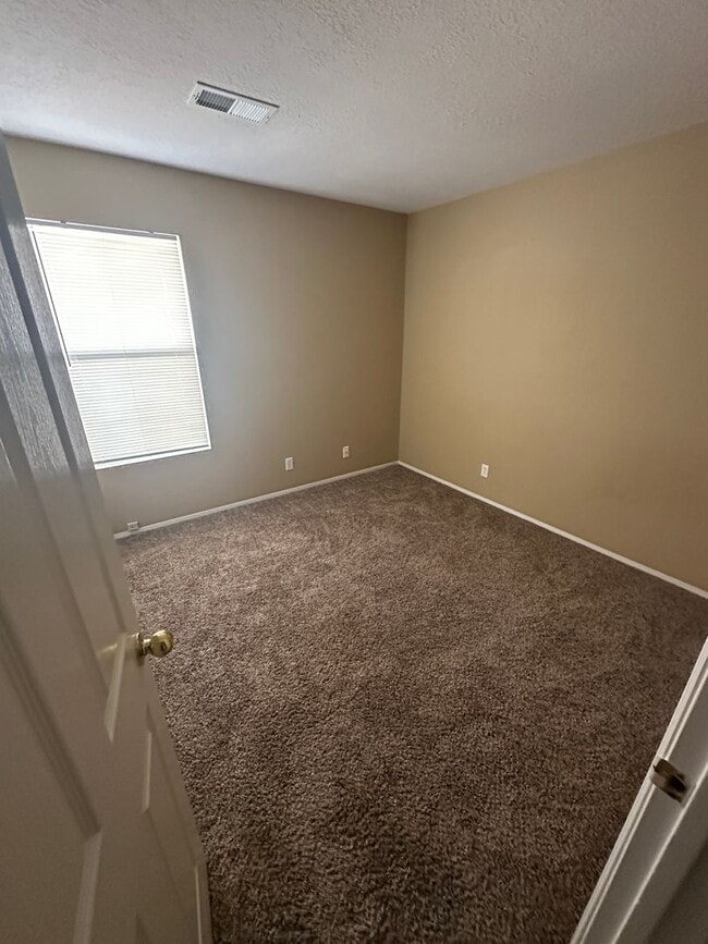 Building Photo - 1665 Perma Dr NE