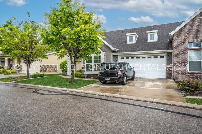 Building Photo - 1777 W Yarrow Dr