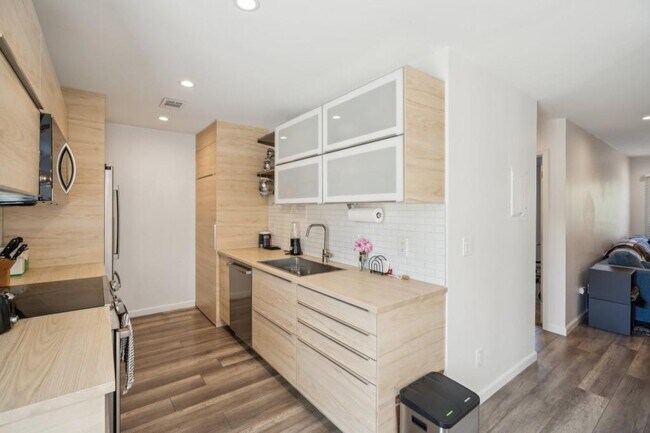 Foto del edificio - 1166 Booth Rd
