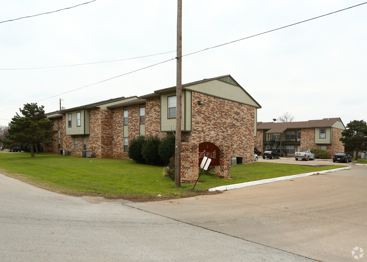 Building Photo - Meadow Ridge