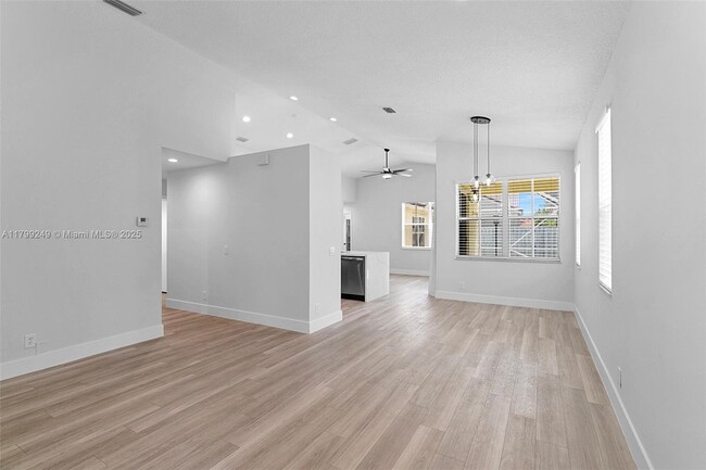 Building Photo - 824 Sand Creek Cir