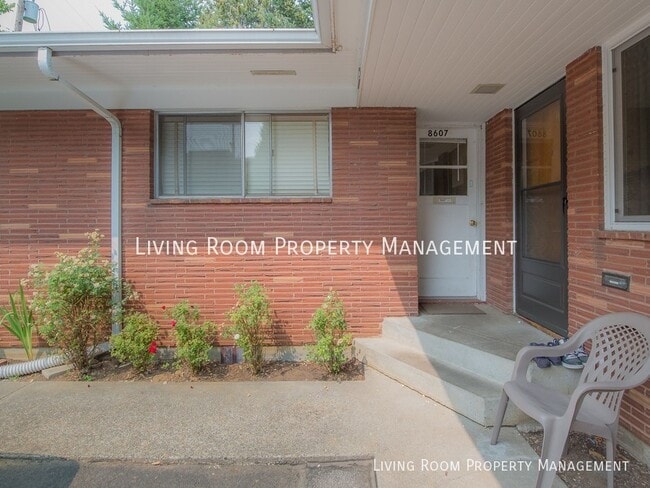 Foto del edificio - 8607 N Leonard St