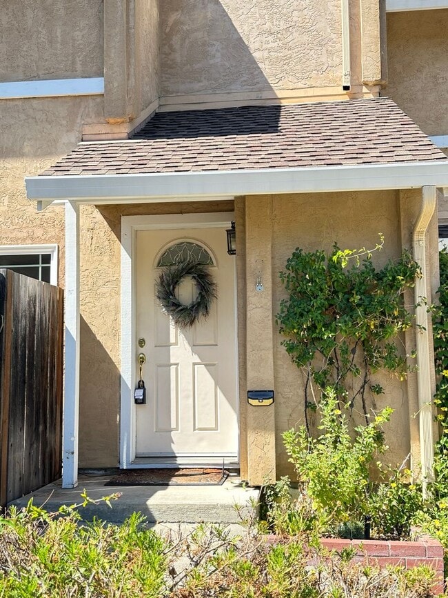 Building Photo - 553 Willow Ct