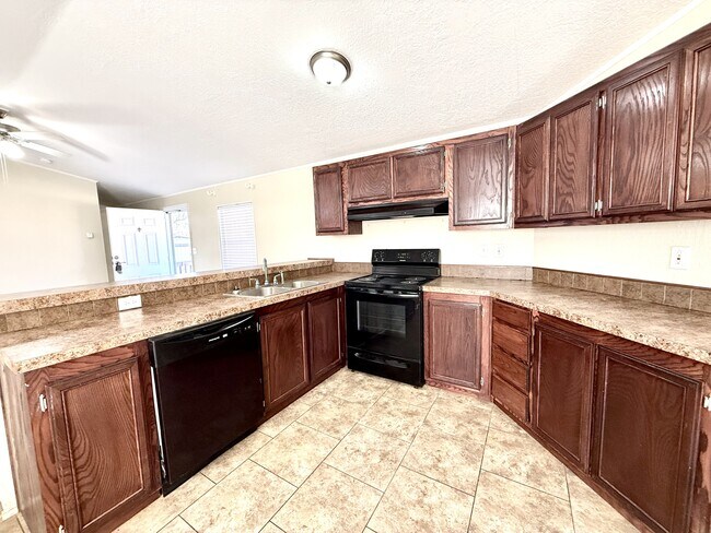 Foto del edificio - 291 Golden Dr