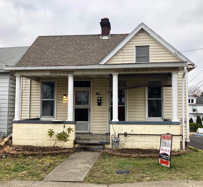 Foto del edificio - 2 Bedroom House in South Park/Greenmont - Available 08/24/2026