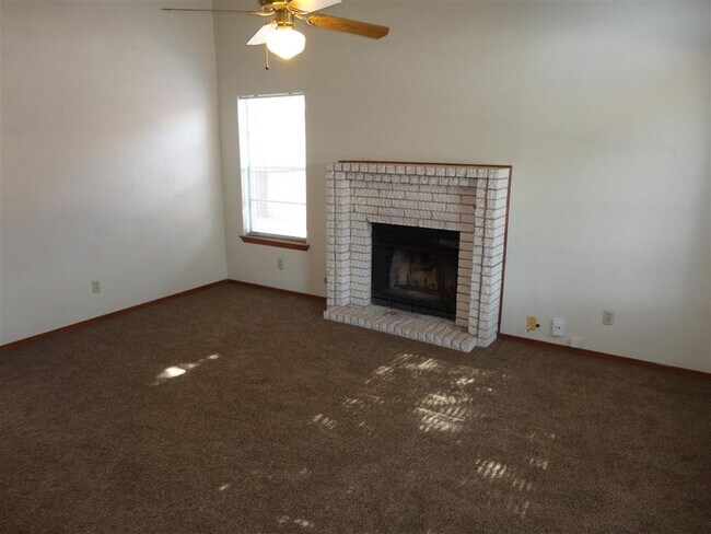 Building Photo - 10911 Yogi Berra Cir