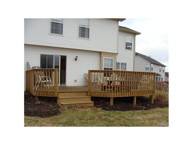 Building Photo - Beautiful Upscale Home – Beavercreek Schoo...