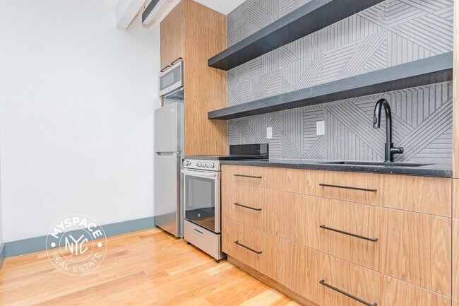 Foto del edificio - 376 Bedford Ave