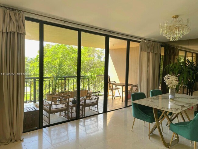 Foto del edificio - 10175 Collins Ave