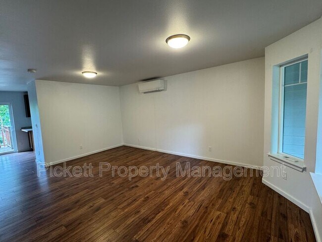 Building Photo - 1218 Audrey Ave