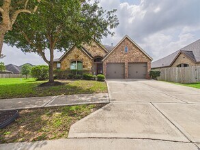 Building Photo - 2807 Naples Park Ln
