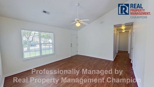 Foto del edificio - 3 BD/2BA Home in Azalea Trace w/Fenced Backyard and Exciting Updates Underway!