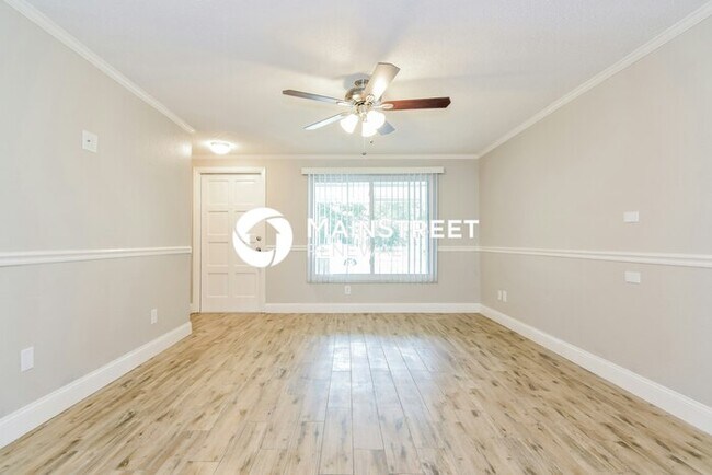 Foto del edificio - 3 Bedroom Pet-Friendly Home in Brandon, FL with Main Street Renewal