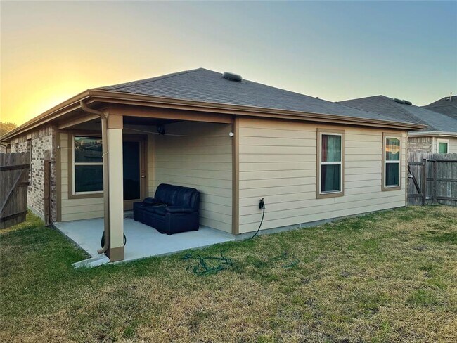 Foto del edificio - 20524 Fitzwilliam Ln