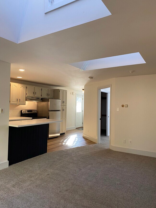 Living room to kitchen - 10 Oakwood Rd