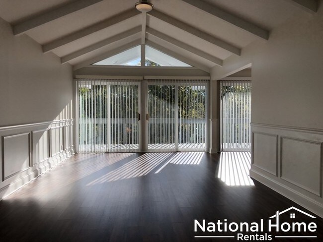 Building Photo - 224 Denell Dr