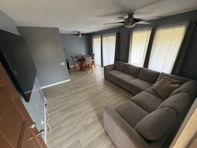 Foto del edificio - Remodeled 2/1.5 with AC in Palm Villas!
