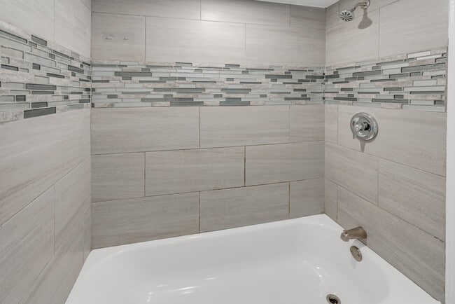 Building Photo - Glenmore Place Apartments