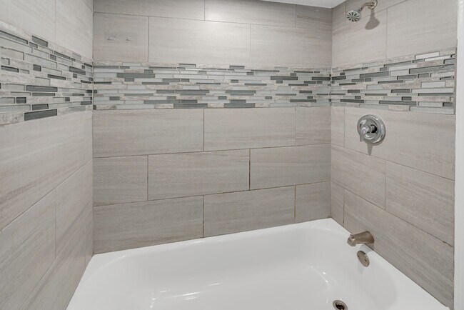 Foto del edificio - Glenmore Place Apartments