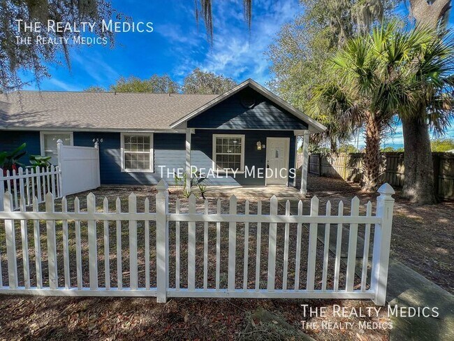 Foto del edificio - BEAUTIFUL 2/2 duplex in Eustis