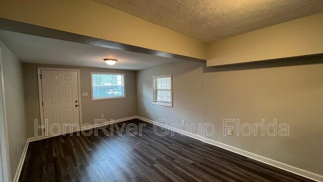 Building Photo - 6824 Gaillardia Rd S
