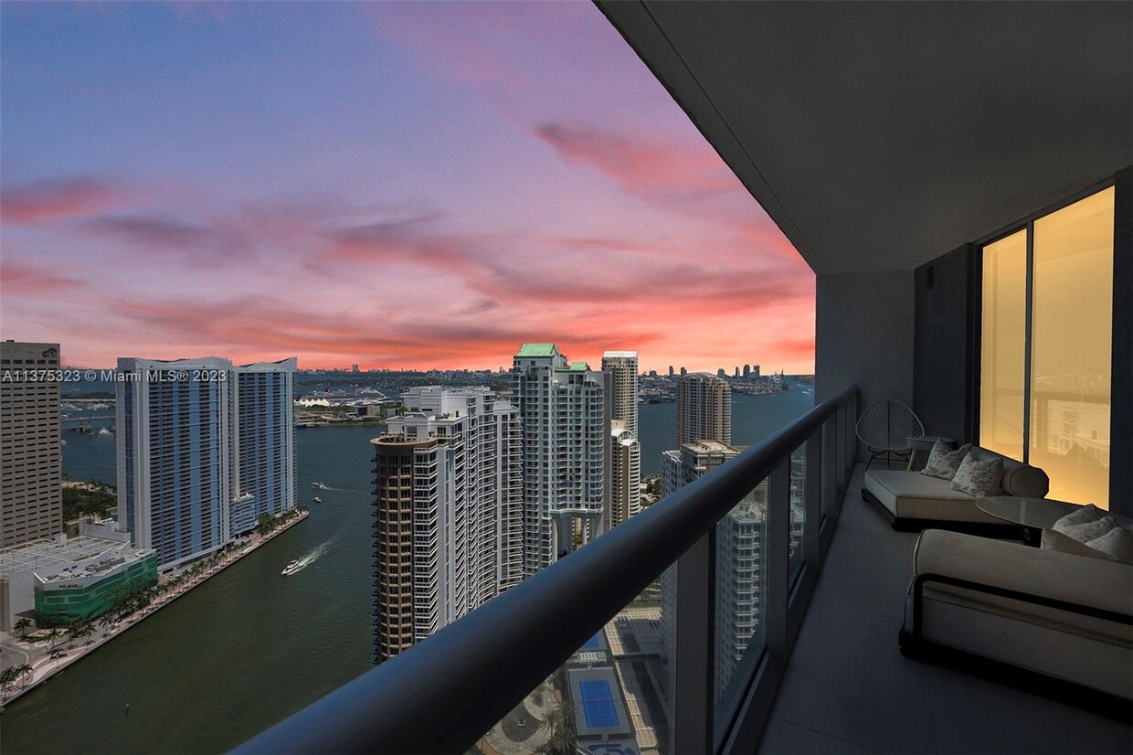 Foto principal - 495 Brickell Ave