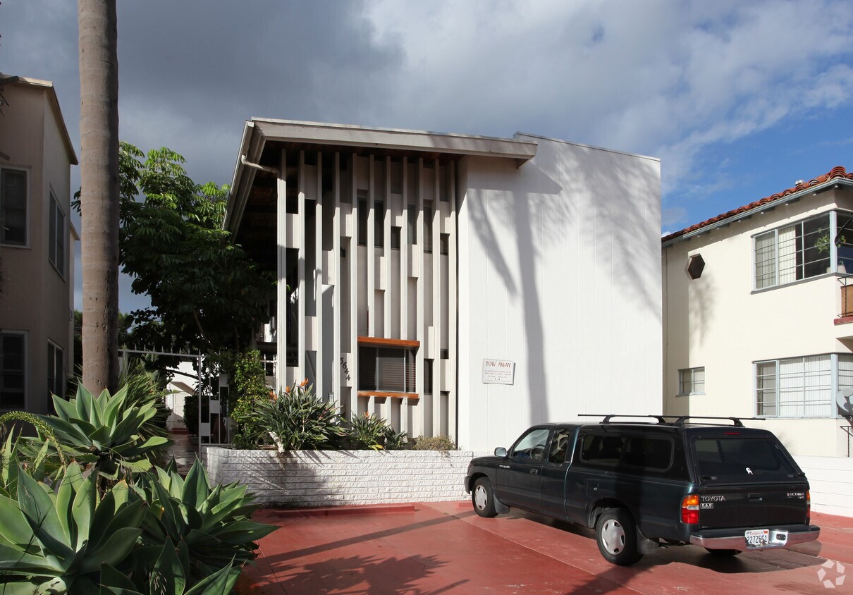 Foto del edificio - 3644 Indiana St