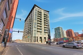 Building Photo - 740 W Fulton St