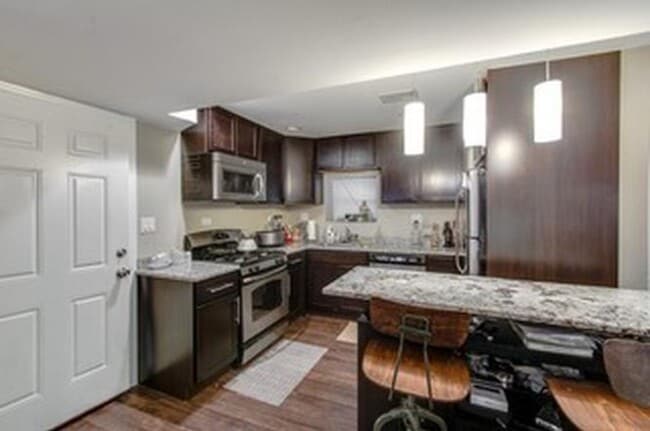 Foto del edificio - 2637 N Troy St