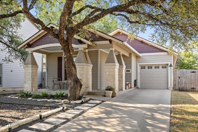 Building Photo - 2205 Amur Dr