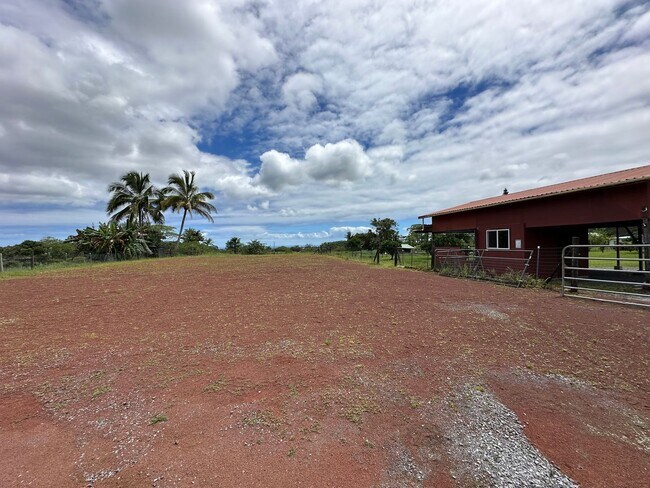 Foto del edificio - 1050 Ainalako Rd