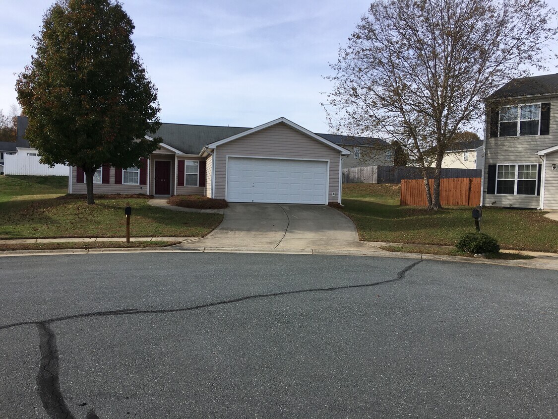 115 Harris Ct, Kernersville, NC 27284 House Rental in Kernersville, NC