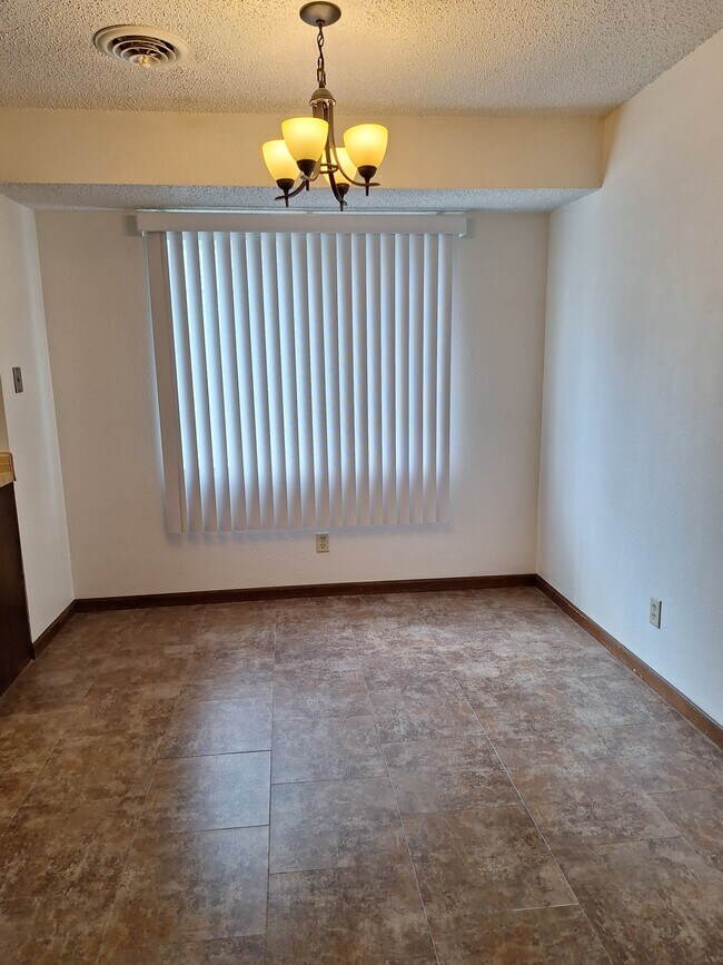 Foto del edificio - 1304 Galeta Ave