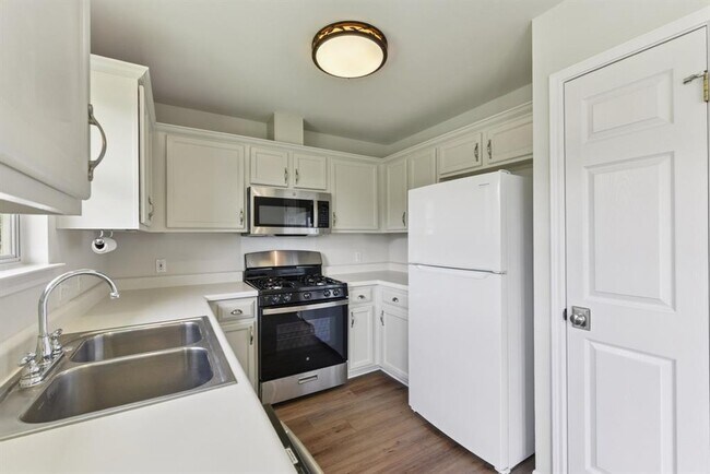 Foto del edificio - 906 Jasmine Trail