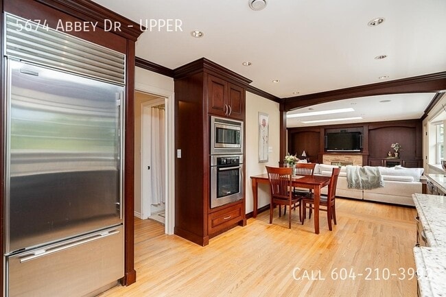 Building Photo - Beautiful Upper Home in Delta