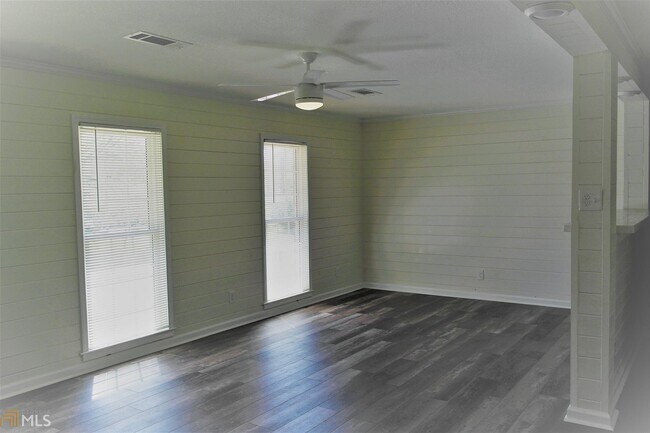 Building Photo - 478 Cedar Ln