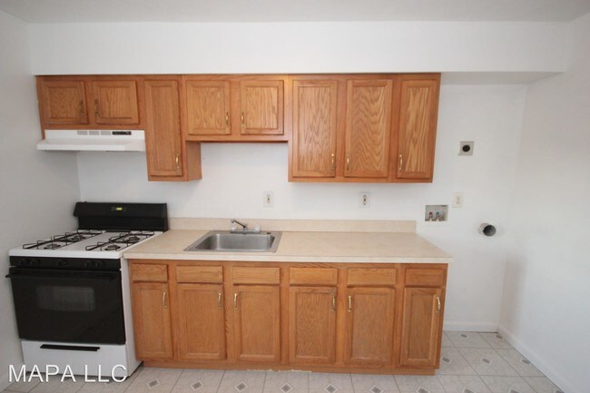Building Photo - 2 br, 1 bath House - 338 Old Post Road