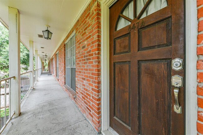 Building Photo - 847 Wax Myrtle Ln