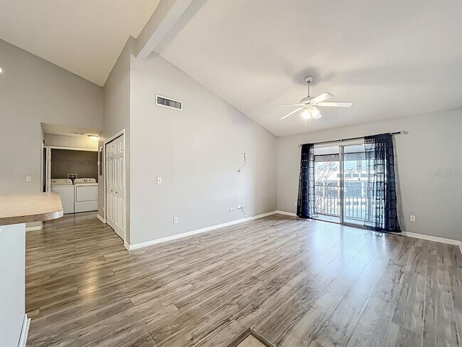 Foto del edificio - 185 N Pearl Lake Causeway