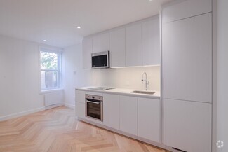 Building Photo - 590 Av. Outremont