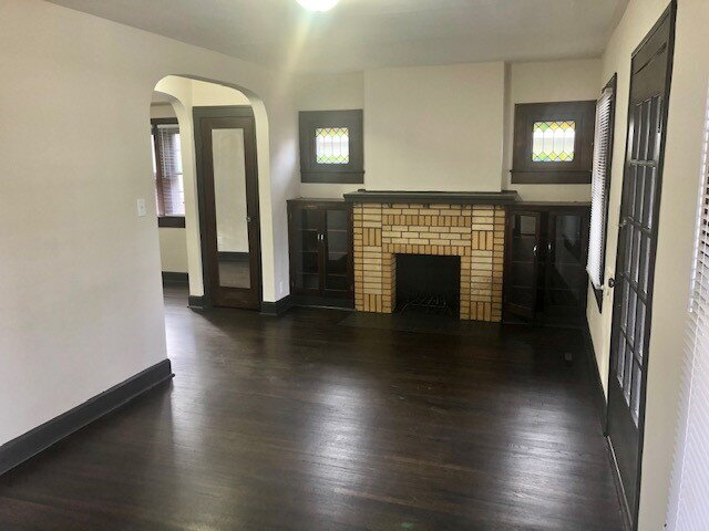 Photo - NEAR EASTSIDE 2BR BUNGALOW RECENTLY UPDATED! House