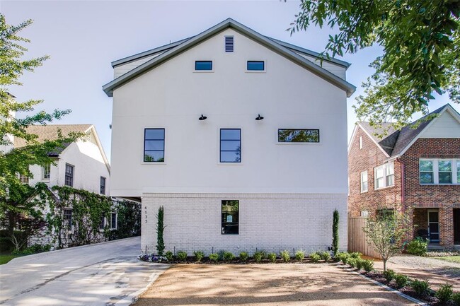 Foto del edificio - 4133 Emerson Ave
