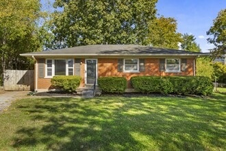 Building Photo - 2461 Mirahill Dr