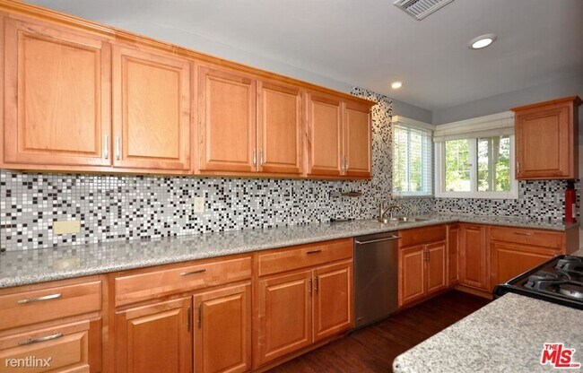 Foto del edificio - 3 br, 2 bath House - 20151 Hart St