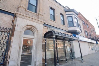 Building Photo - 3405 W Fullerton Ave