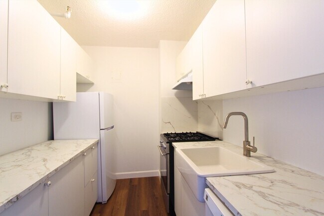 Building Photo - 151 Tremont St