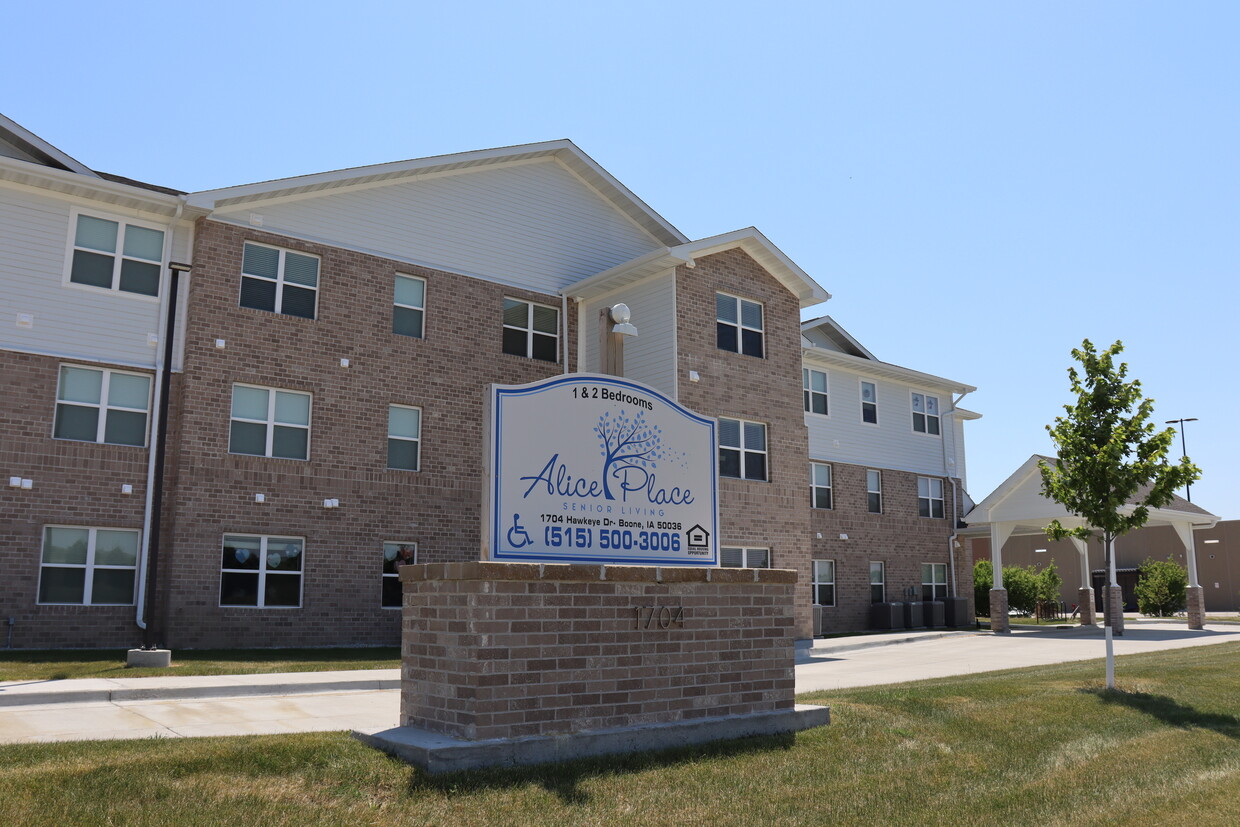 Asequible para personas mayores en Boone, IA - Alice Place Boone