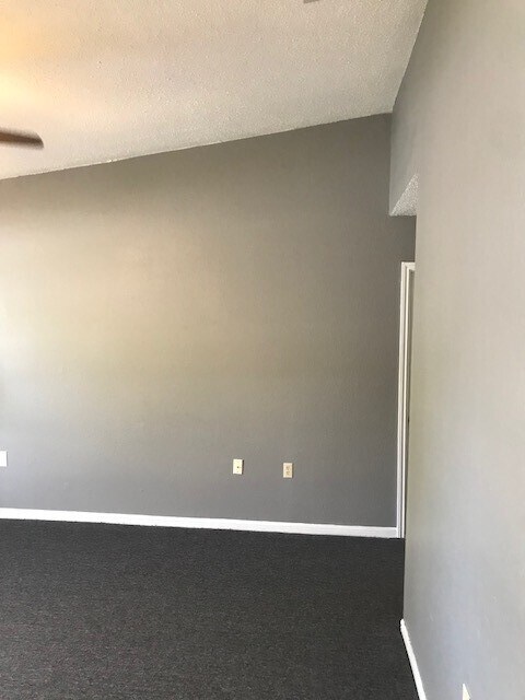 Building Photo - *COMING SOON* DON'T MISS OUT!! 3 BEDROOM H...