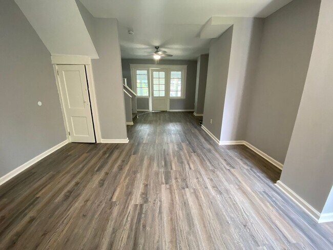 Foto del edificio - Anika Homes 3 Bedroom